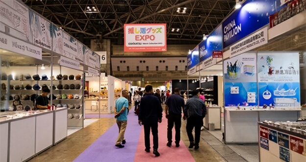 exhibition event people walking aisle